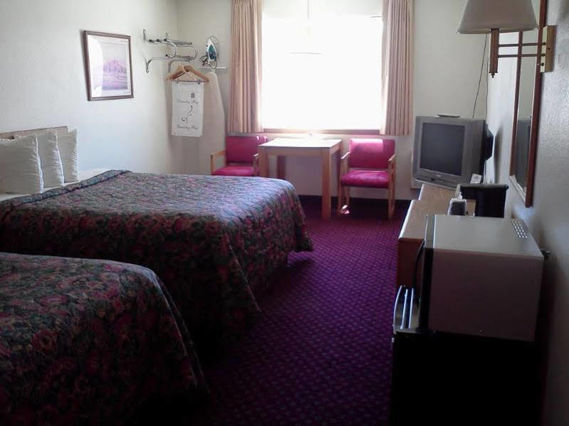 Days Inn By Wyndham Taos Extérieur photo